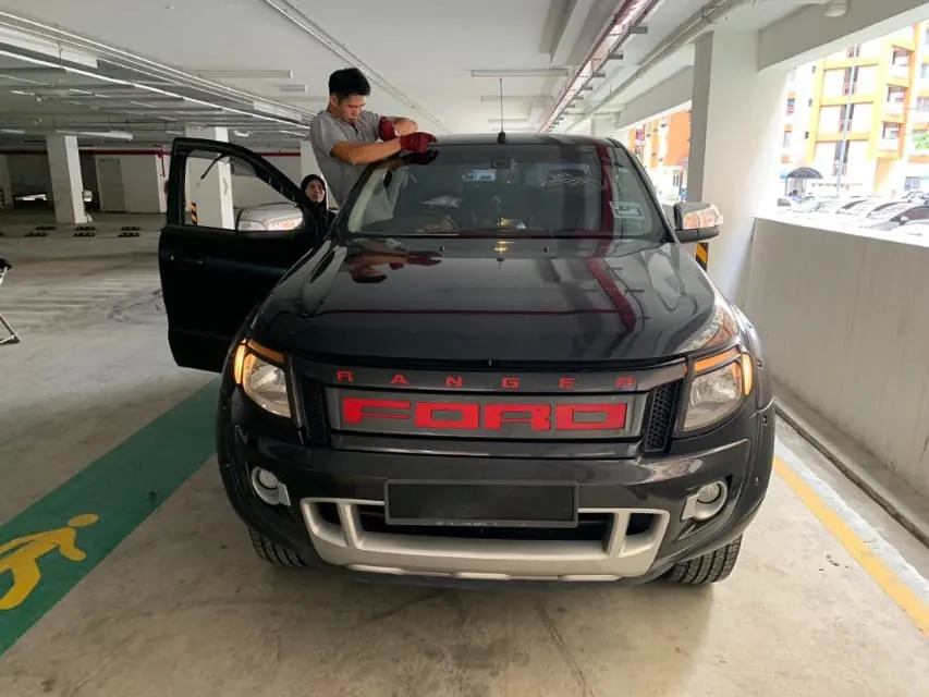 Onsite windscreen repair specialist in Klang Valley