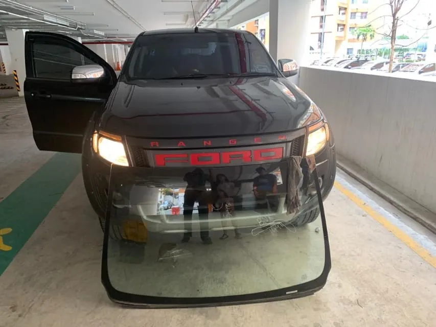 Onsite windscreen repair specialist in Klang Valley