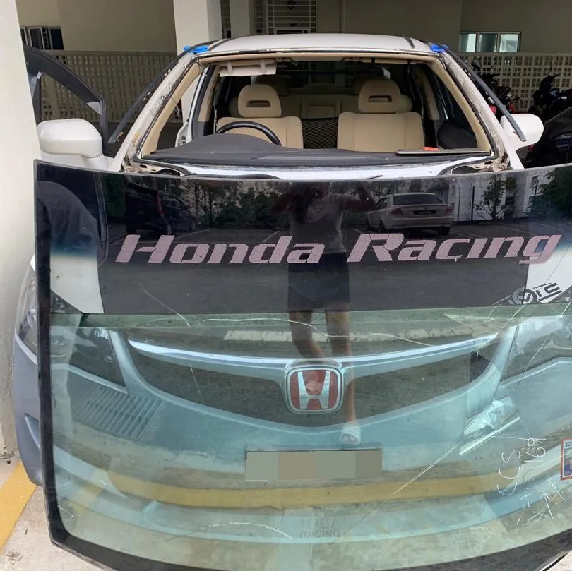 Onsite windscreen repair specialist in Klang Valley