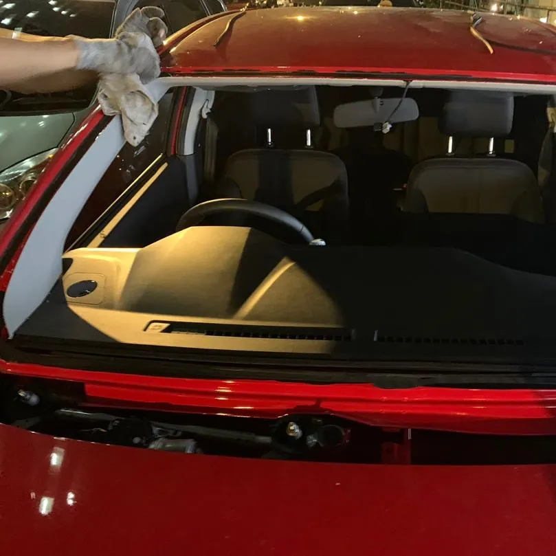 Onsite windscreen repair specialist in Klang Valley