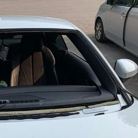 Onsite windscreen repair specialist in Klang Valley