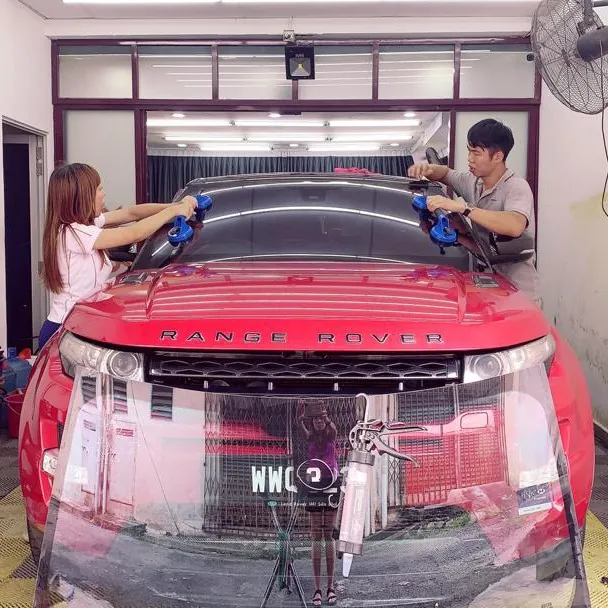 Onsite windscreen repair specialist in Klang Valley