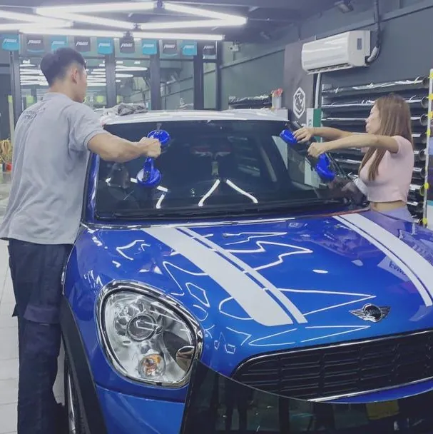 Onsite windscreen repair specialist in Klang Valley