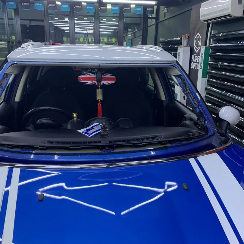 Onsite windscreen repair specialist in Klang Valley