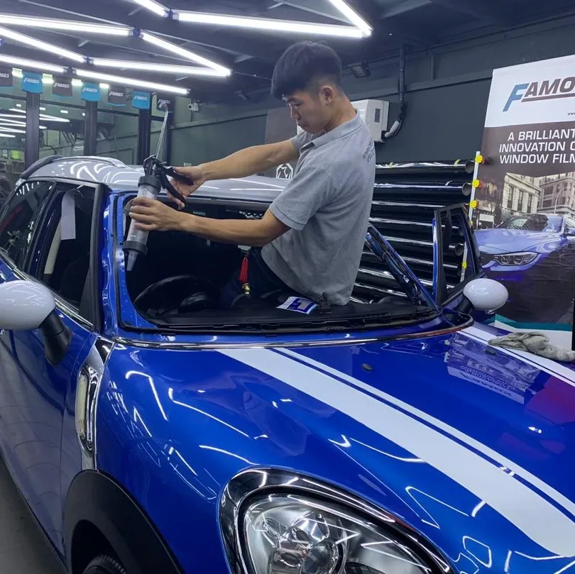 Onsite windscreen repair specialist in Klang Valley
