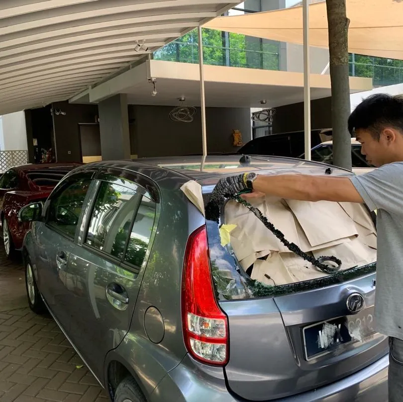 Onsite windscreen repair specialist in Klang Valley
