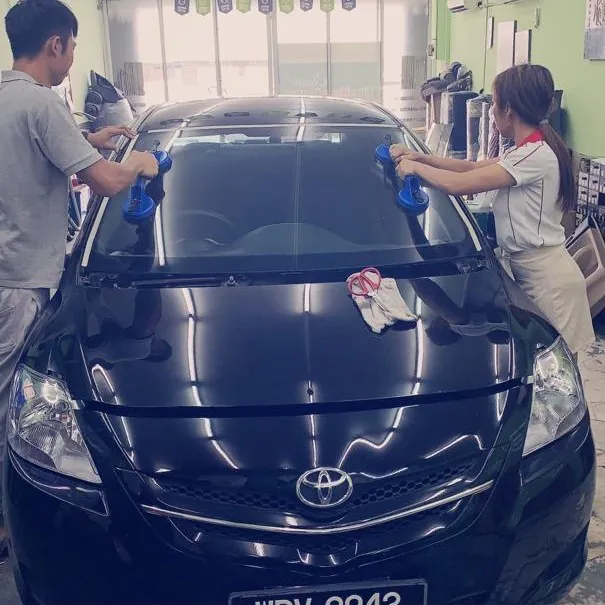 Onsite windscreen repair specialist in Klang Valley