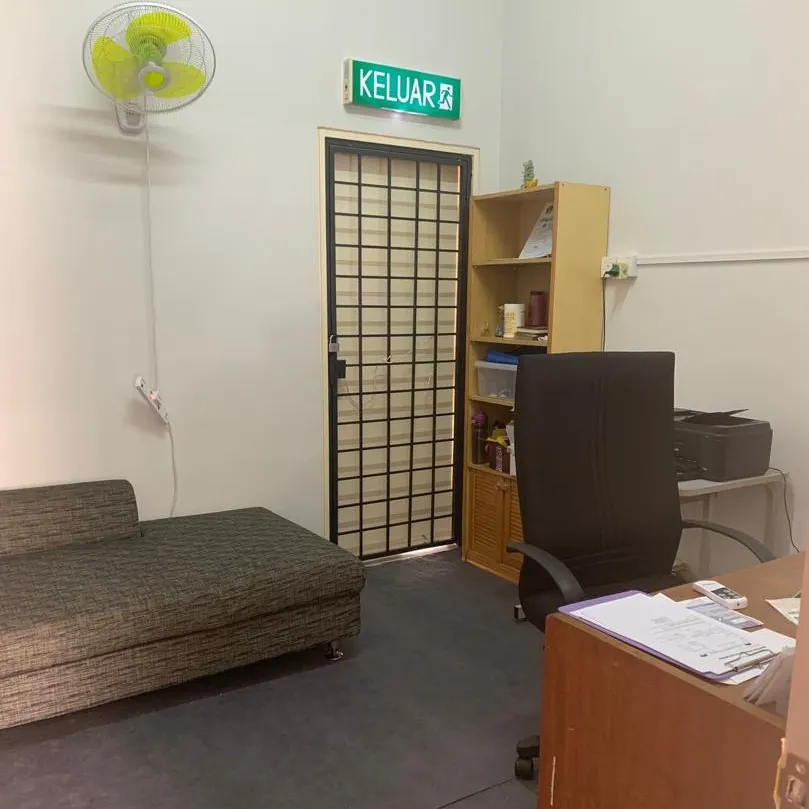 Onsite windscreen repair specialist in Klang Valley