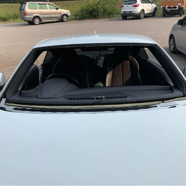 How we do a quick windscreen replacement