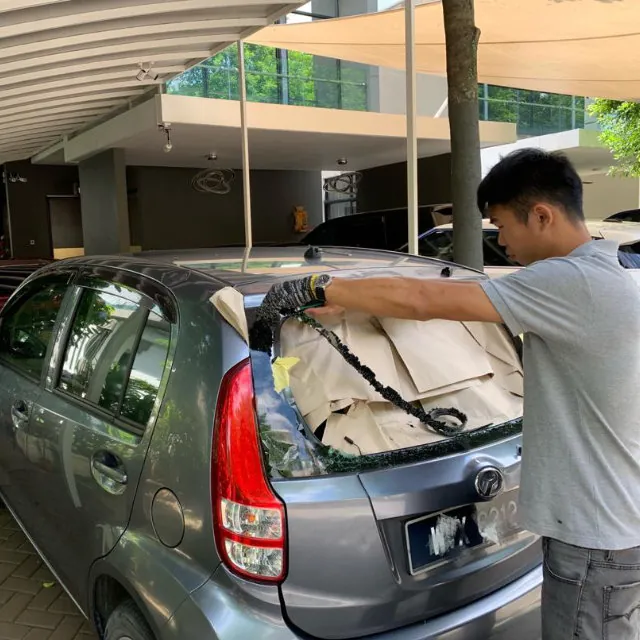 Change rear windscreen class=