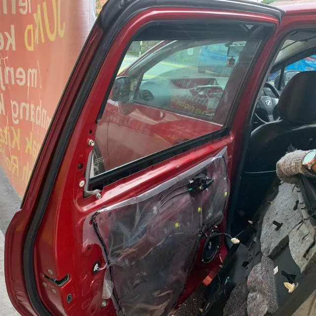 Change door glass